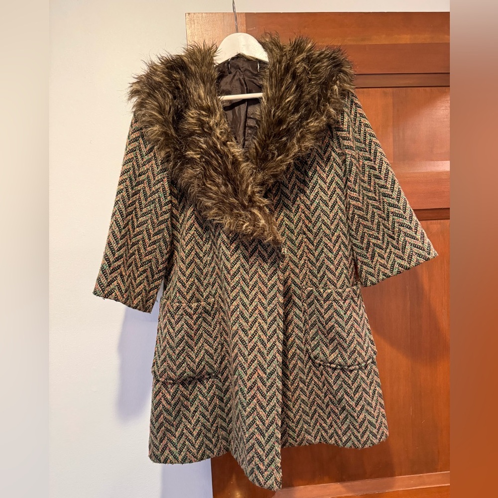 Winter Style Coat with Fur Collar - Small